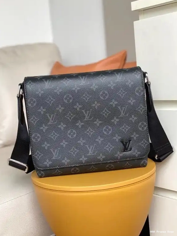 VUITTON PM LOUIS DISTRICT 0606